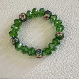 NWOT Czech Crystal Emerald Green Beaded Bracelet Cloisonné Flower Beads
